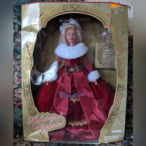 Holiday Elegance Barbie - Picture 1 of 3